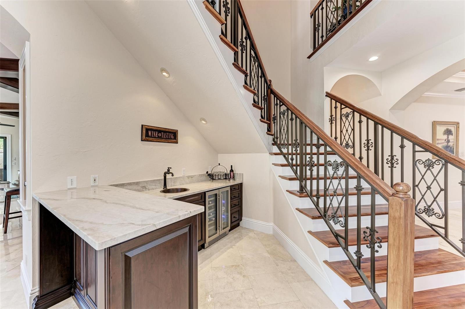 14 N WASHINGTON DR, SARASOTA, FL, 34236