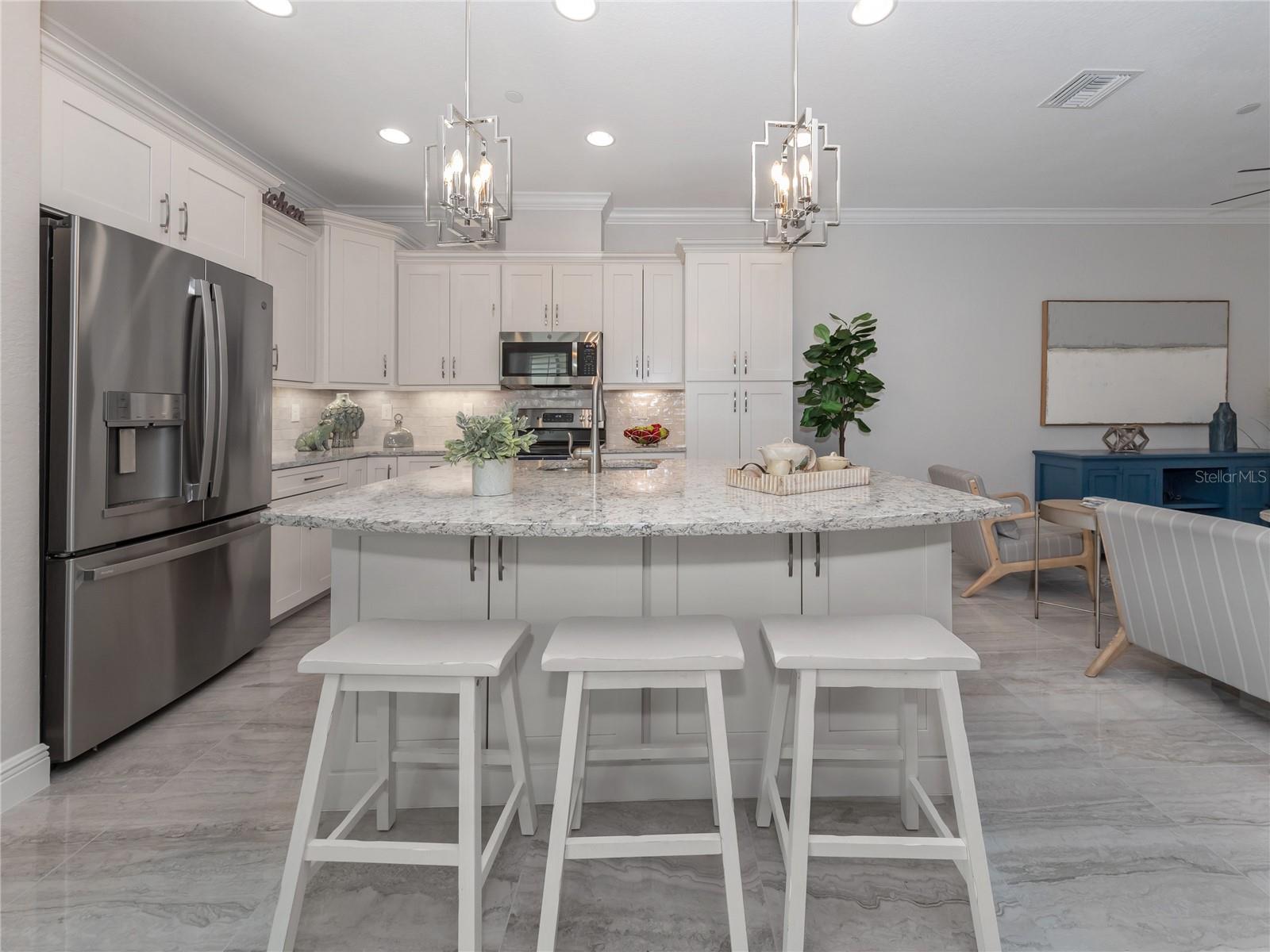 934 E VENICE AVE, VENICE, FL, 34285