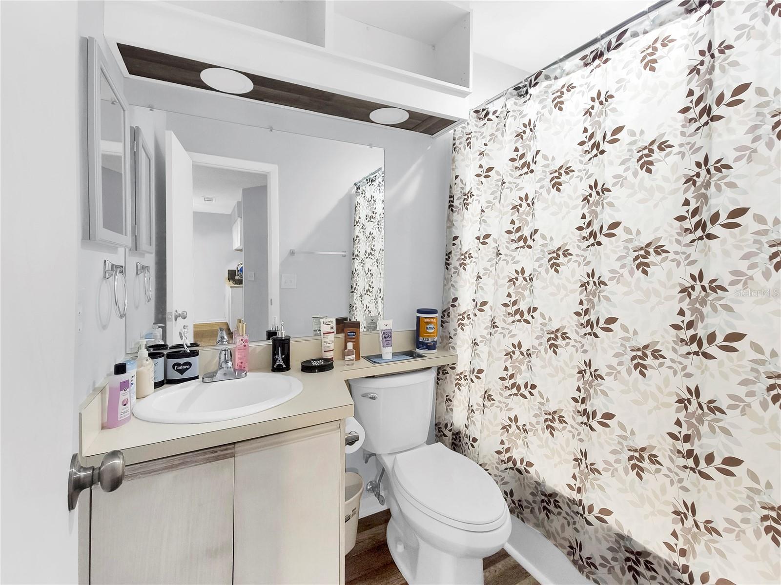 304 34TH AVENUE DR E #304, BRADENTON, FL, 34208