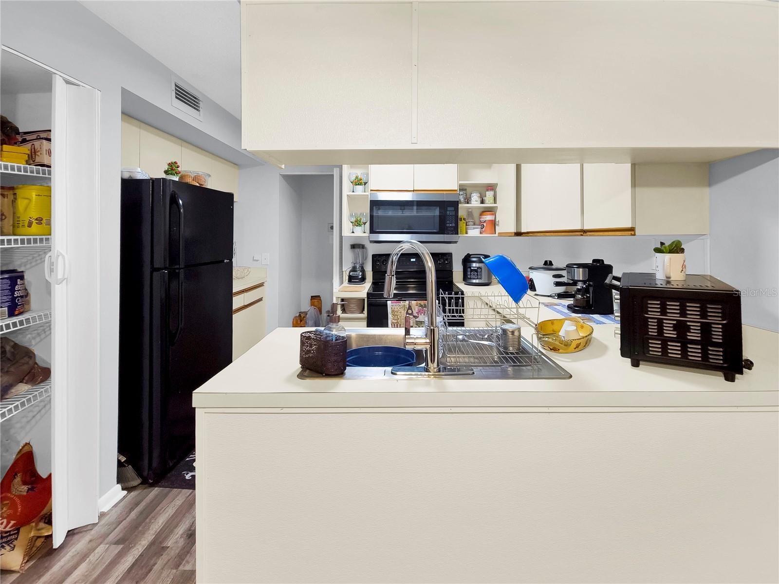 304 34TH AVENUE DR E #304, BRADENTON, FL, 34208