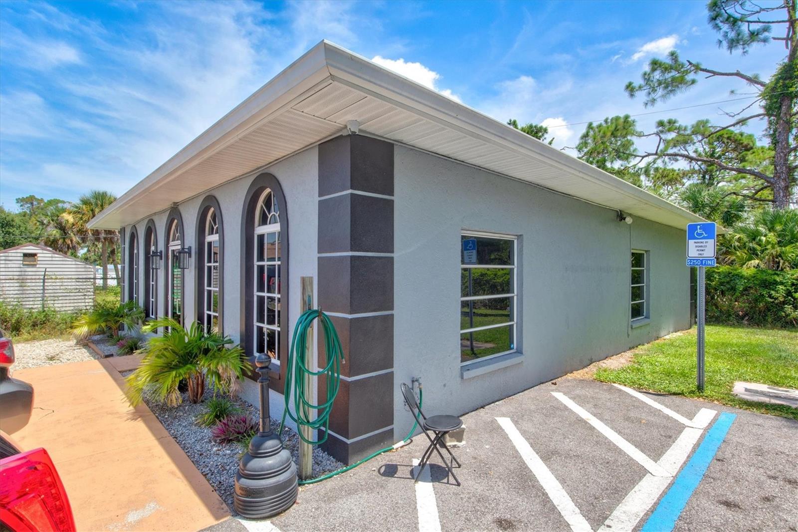 340 TAMIAMI TRL, PORT CHARLOTTE, FL, 33953