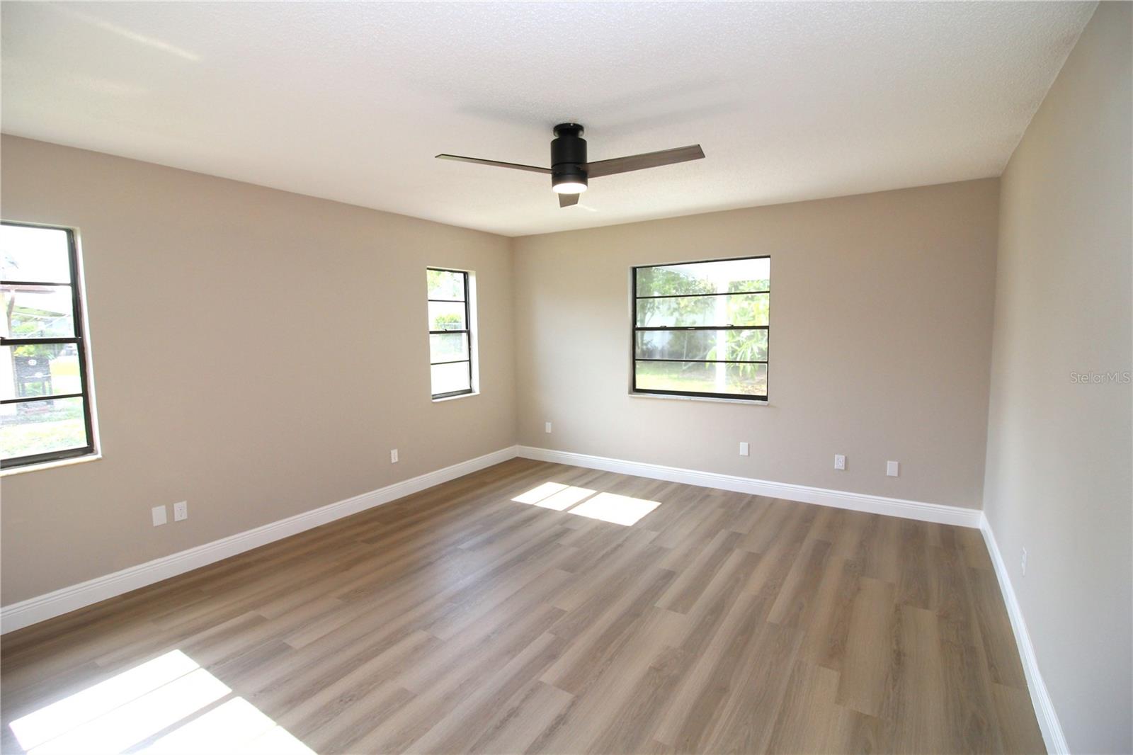 636 FORT DUQUESNA DR, SUN CITY CENTER, FL, 33573