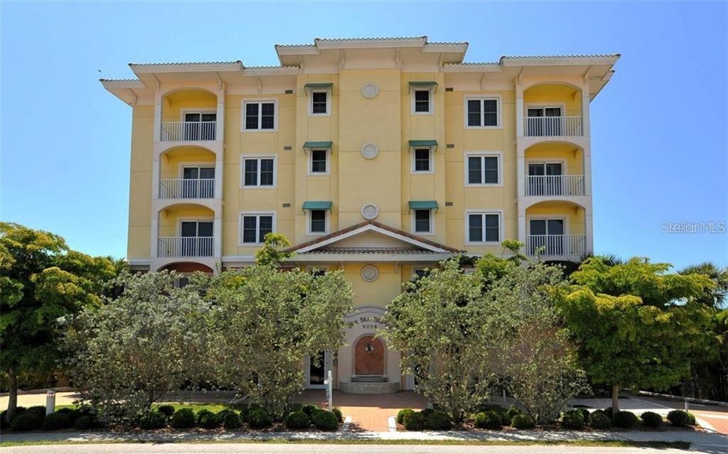 9008 MIDNIGHT PASS RD #4, SARASOTA, FL, 34242
