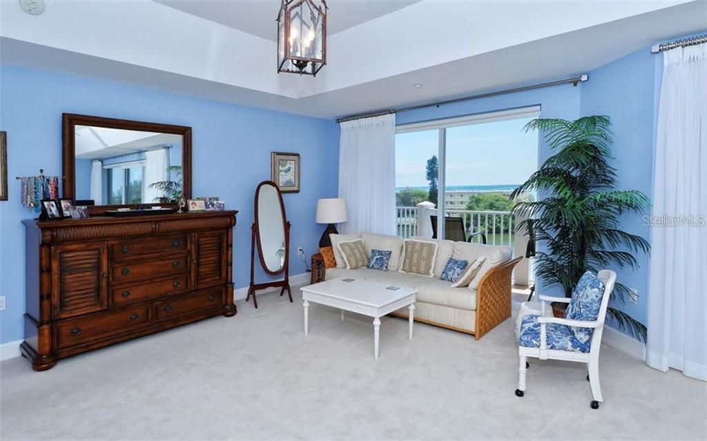 9008 MIDNIGHT PASS RD #4, SARASOTA, FL, 34242