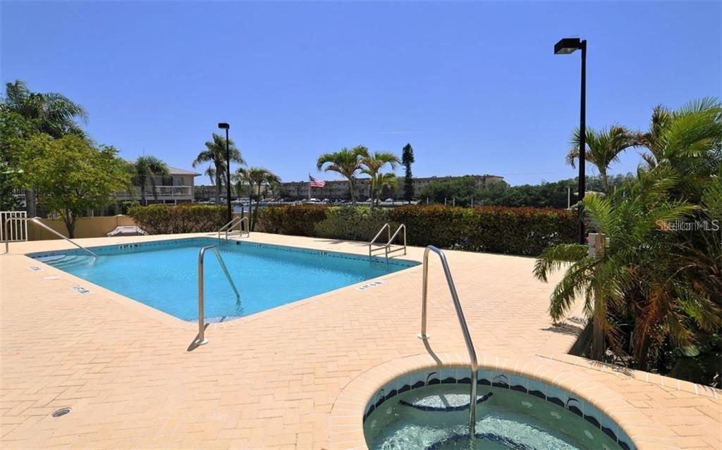 9008 MIDNIGHT PASS RD #4, SARASOTA, FL, 34242