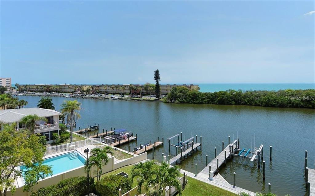 9008 MIDNIGHT PASS RD #4, SARASOTA, FL, 34242