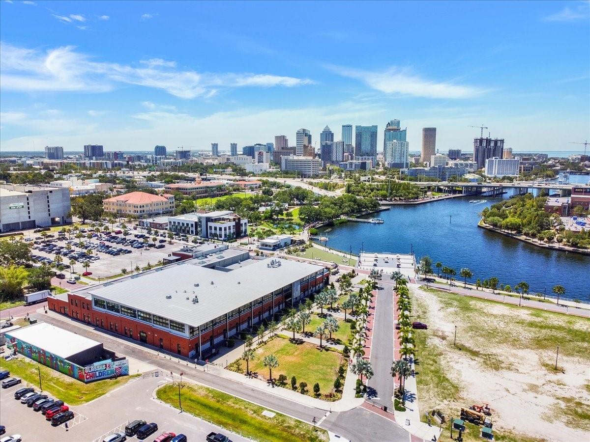 940 E 11TH AVE, TAMPA, FL, 33605