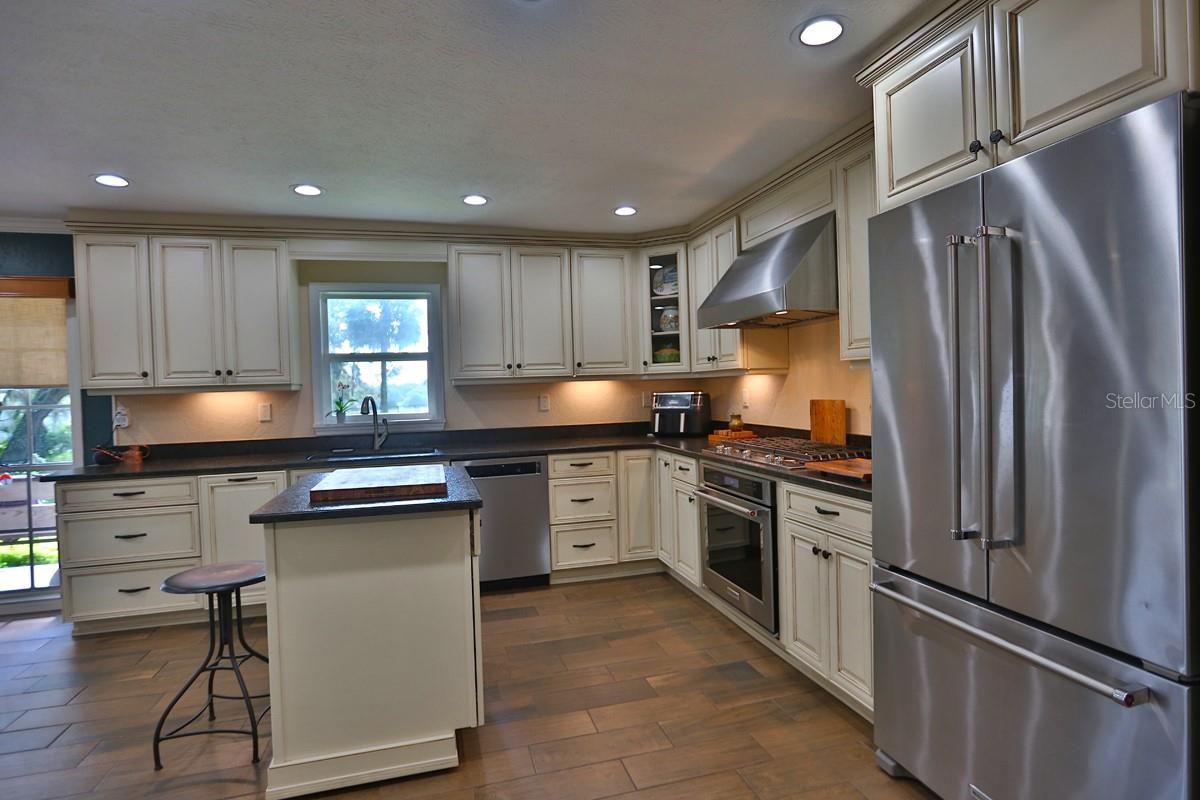 OM661446 Property Photo