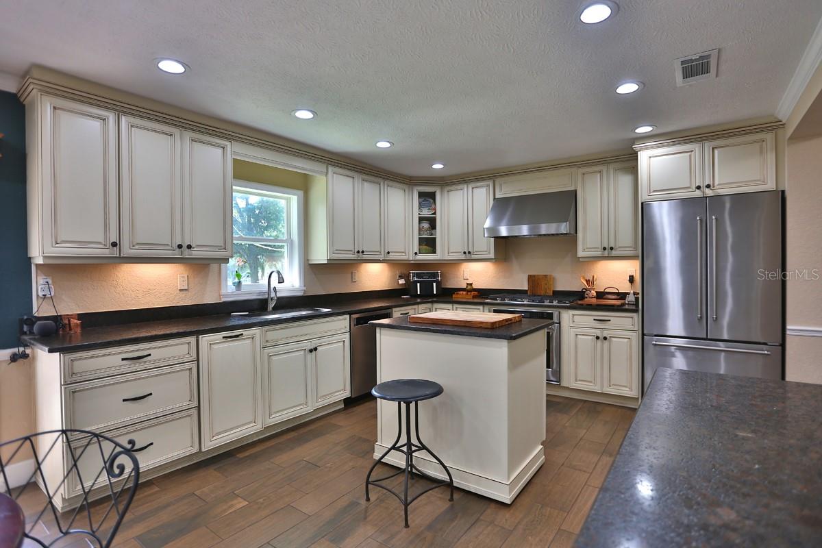 OM661446 Property Photo