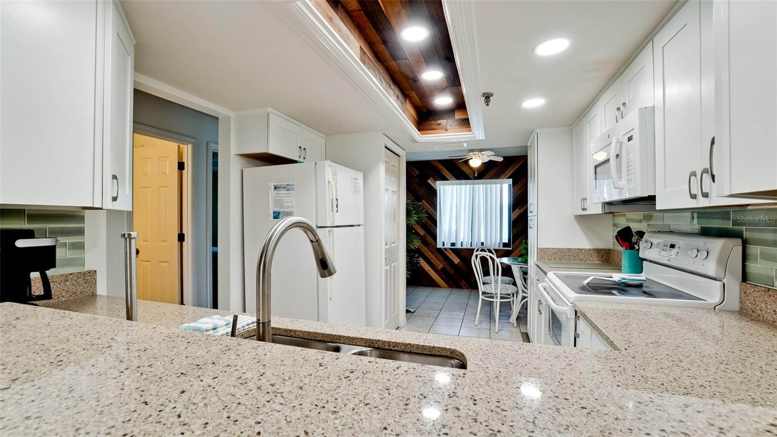 601 GULF DR N #104, BRADENTON BEACH, FL, 34217