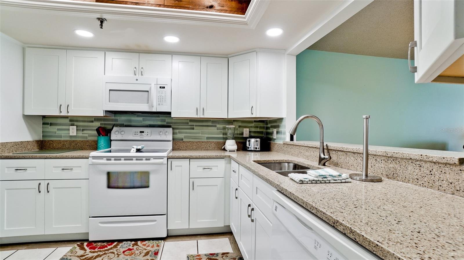 601 GULF DR N #104, BRADENTON BEACH, FL, 34217