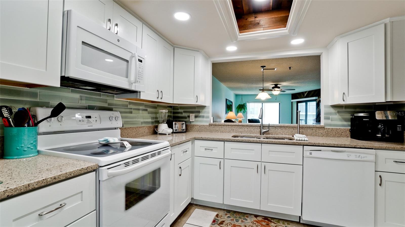 601 GULF DR N #104, BRADENTON BEACH, FL, 34217