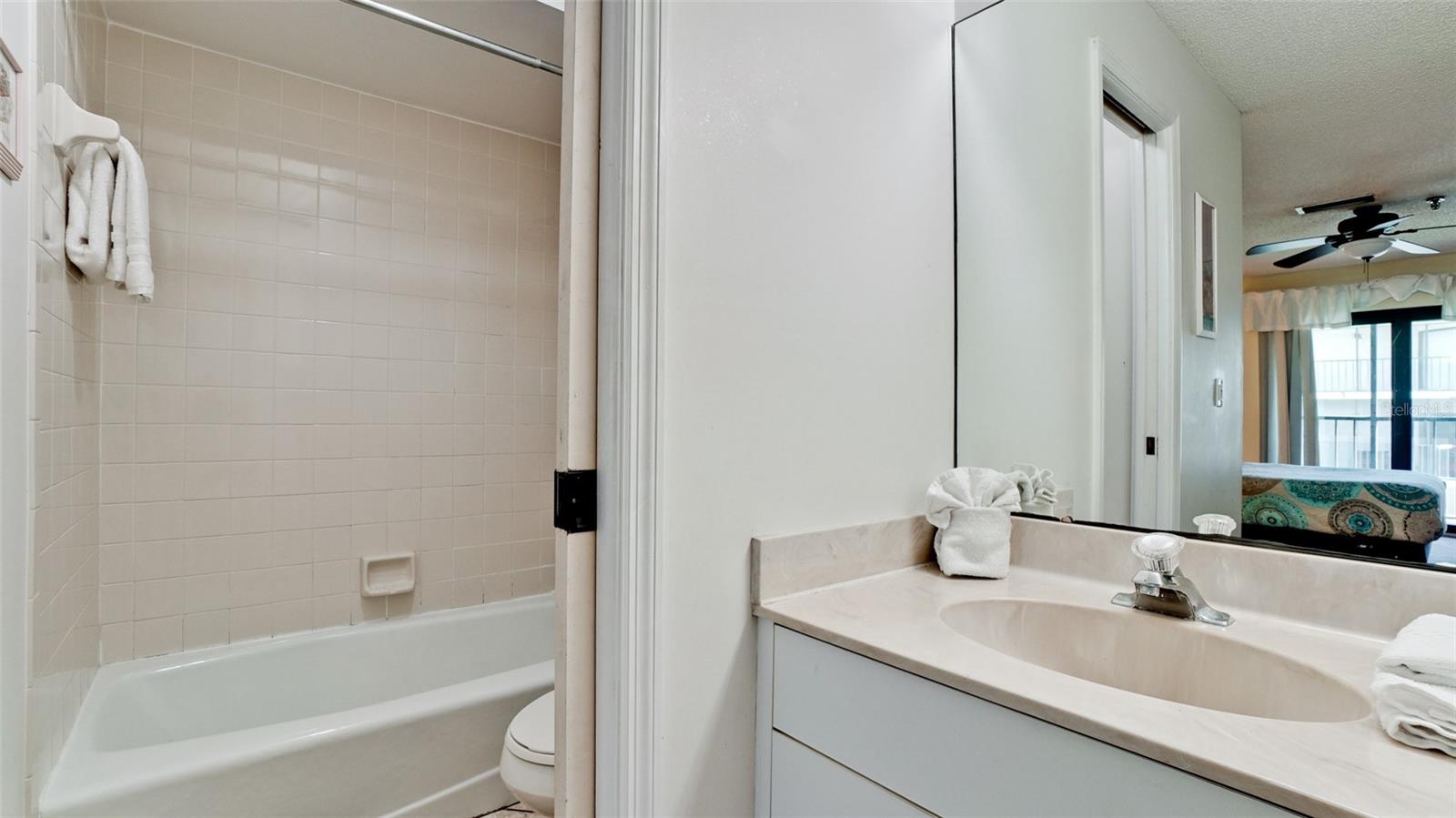 601 GULF DR N #104, BRADENTON BEACH, FL, 34217
