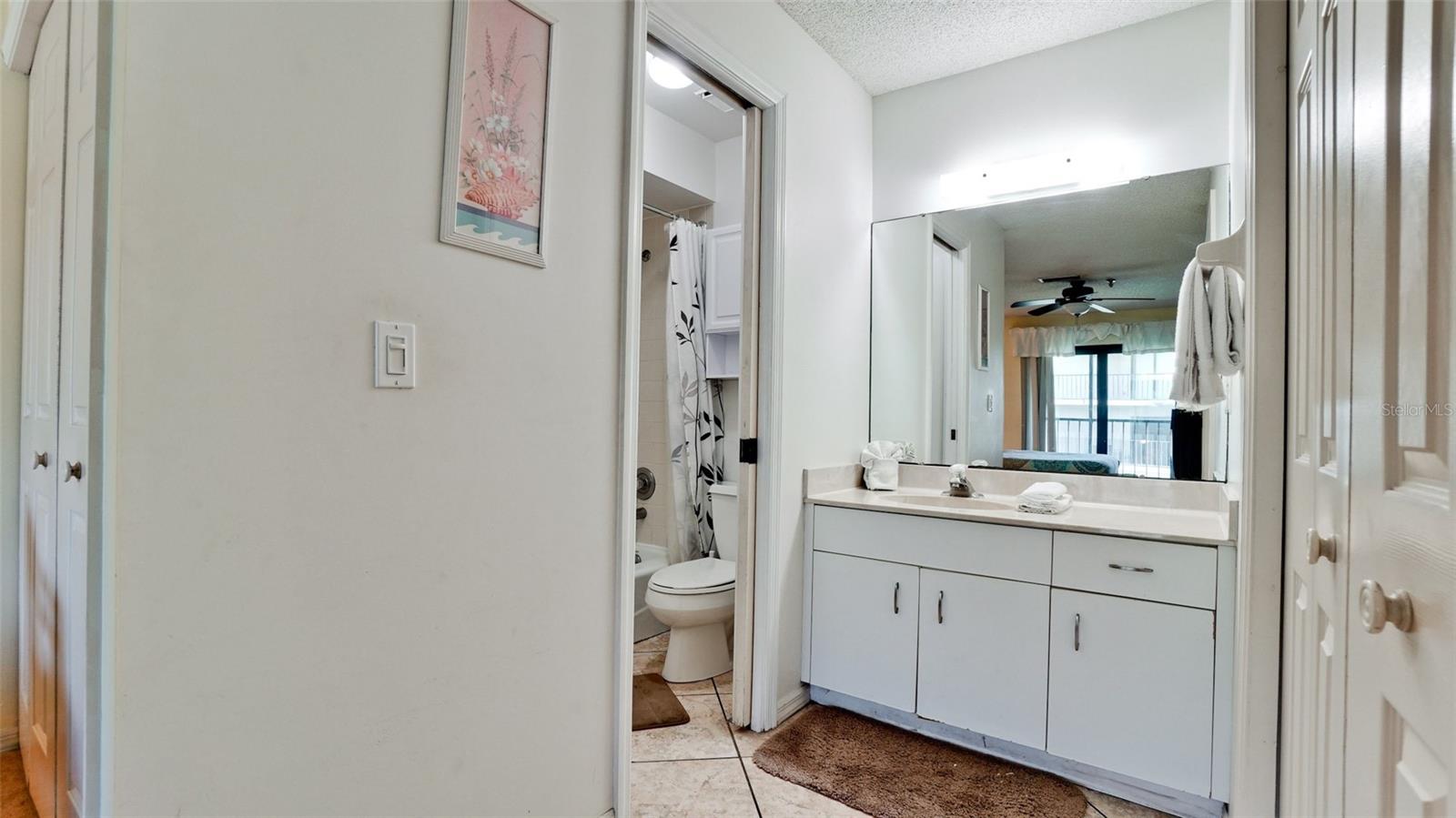 601 GULF DR N #104, BRADENTON BEACH, FL, 34217