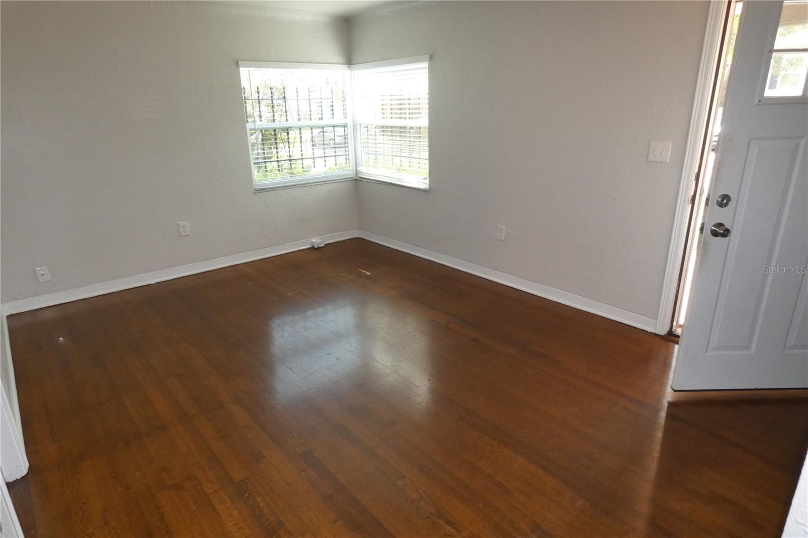 301 11TH AVE NE #4, ST PETERSBURG, FL, 33701
