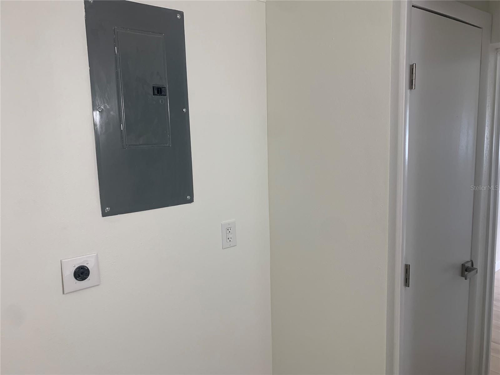 85 W GREEN ST, ENGLEWOOD, FL, 34223