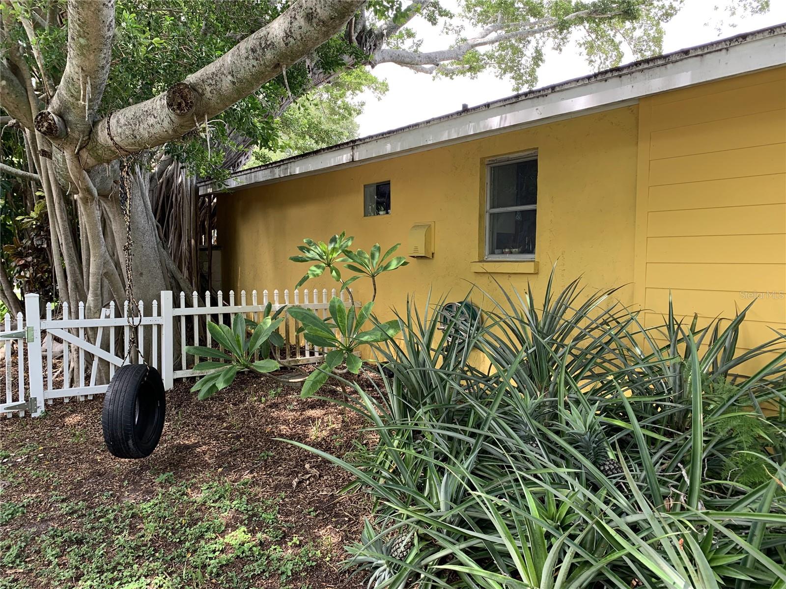 2380 BAY ST, SARASOTA, FL, 34237