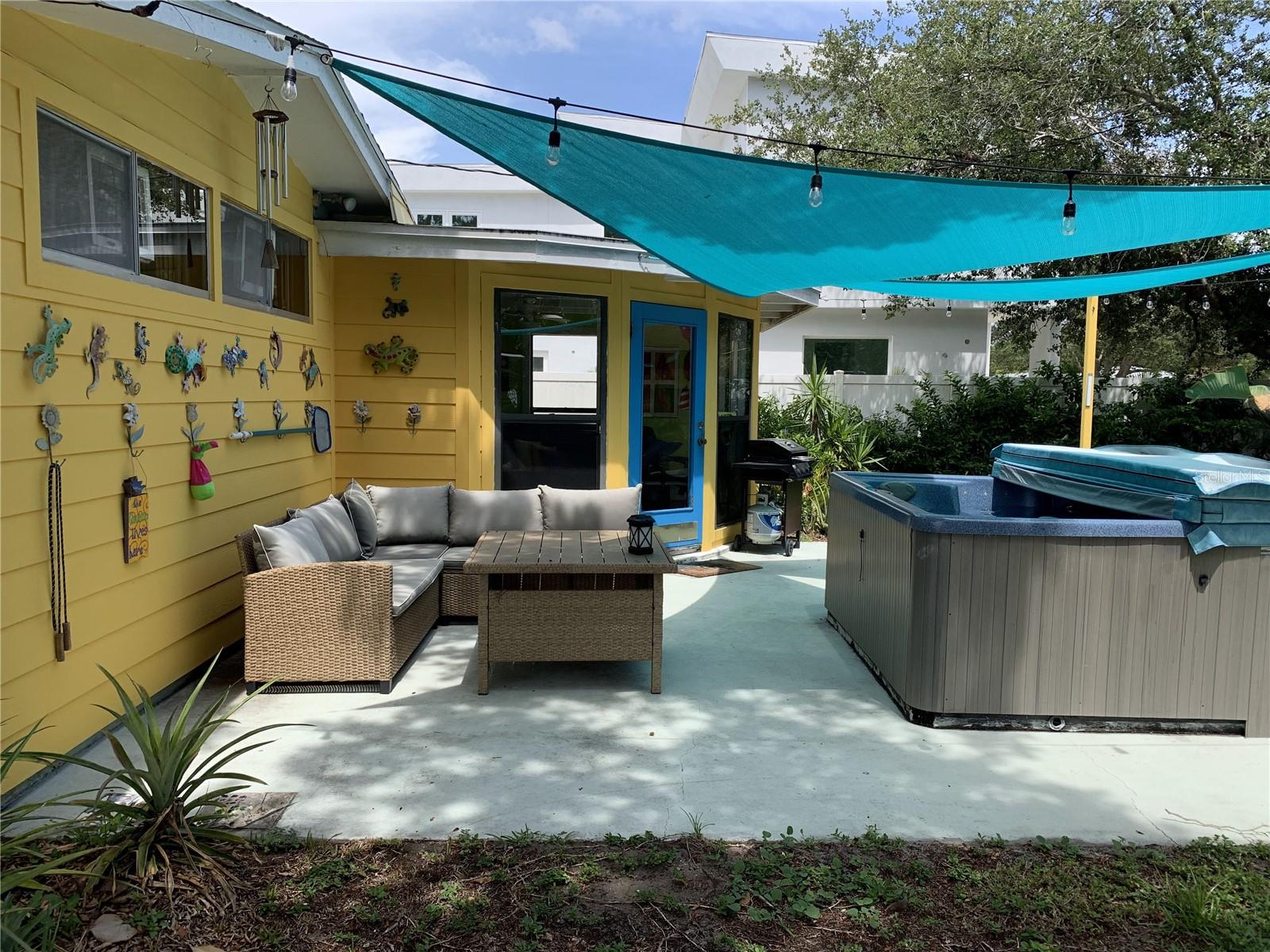 2380 BAY ST, SARASOTA, FL, 34237