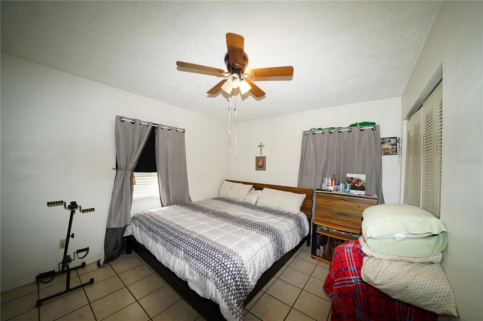 5842 58TH AVE N #A & B, KENNETH CITY, FL, 33709