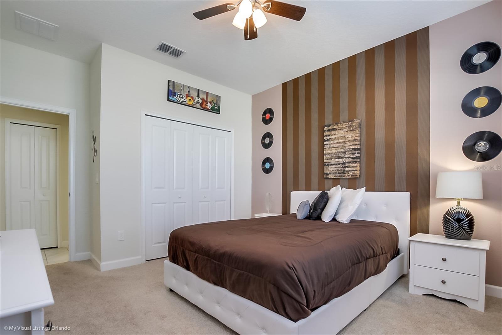 4725 SLEEPY HOLLOW DR, KISSIMMEE, FL, 34746