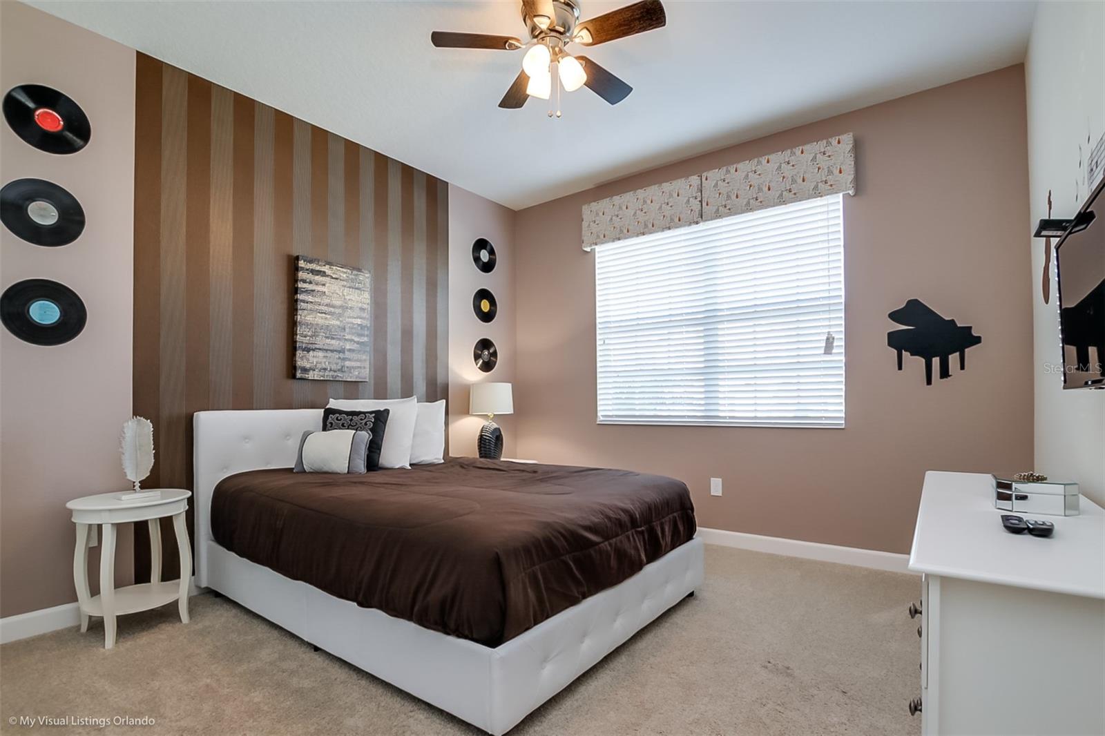 4725 SLEEPY HOLLOW DR, KISSIMMEE, FL, 34746