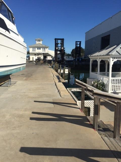 100 CIRCUIT RD #S-80, NOKOMIS, FL, 34275