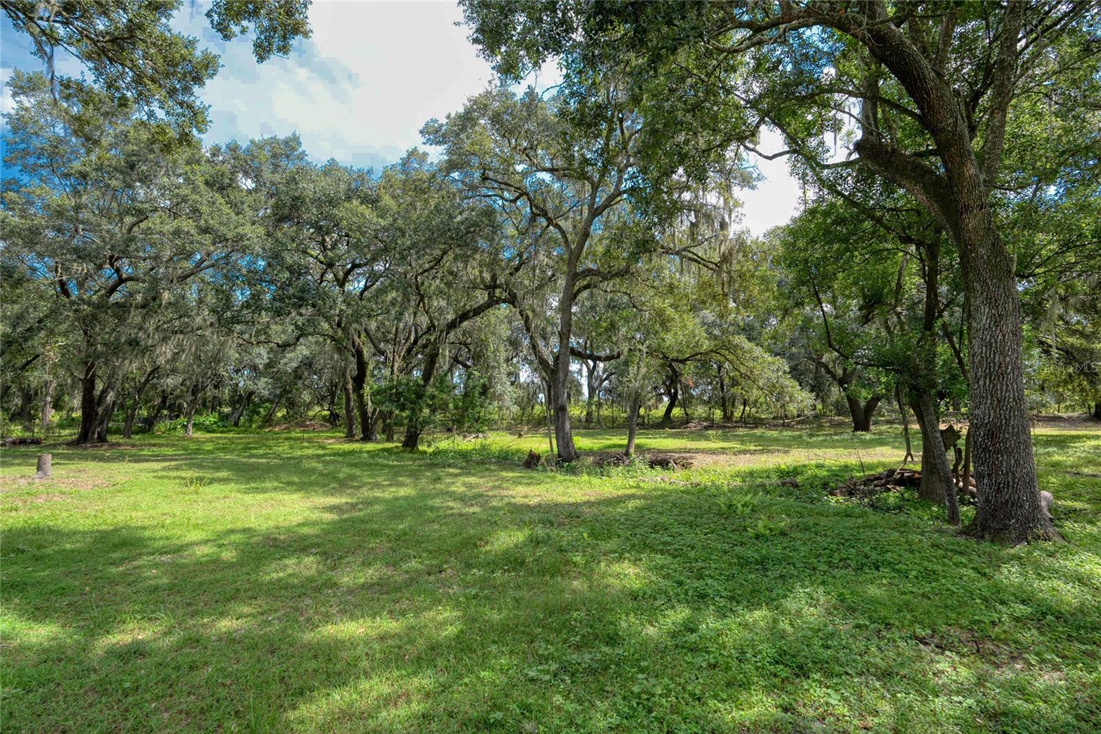 2643 N VALRICO RD, SEFFNER, FL, 33584