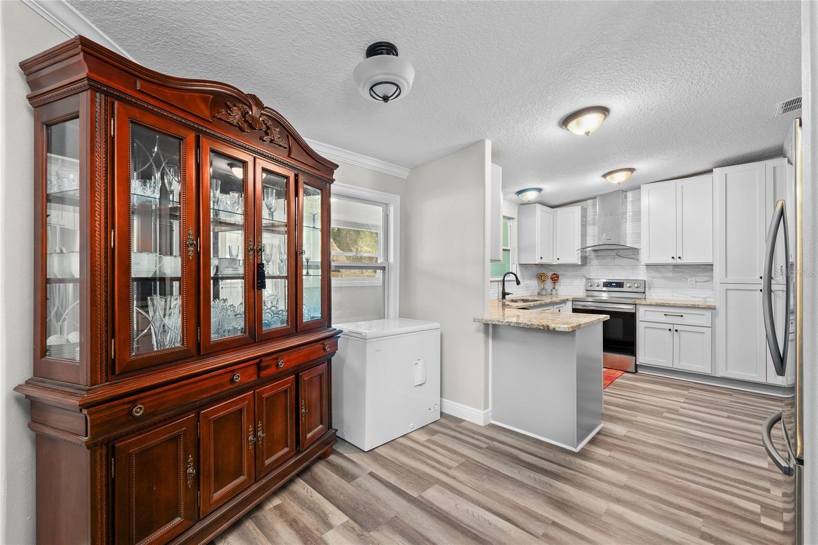 2643 N VALRICO RD, SEFFNER, FL, 33584