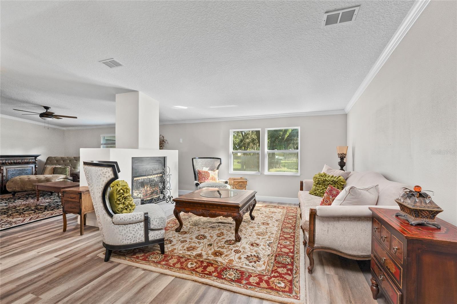 2643 N VALRICO RD, SEFFNER, FL, 33584