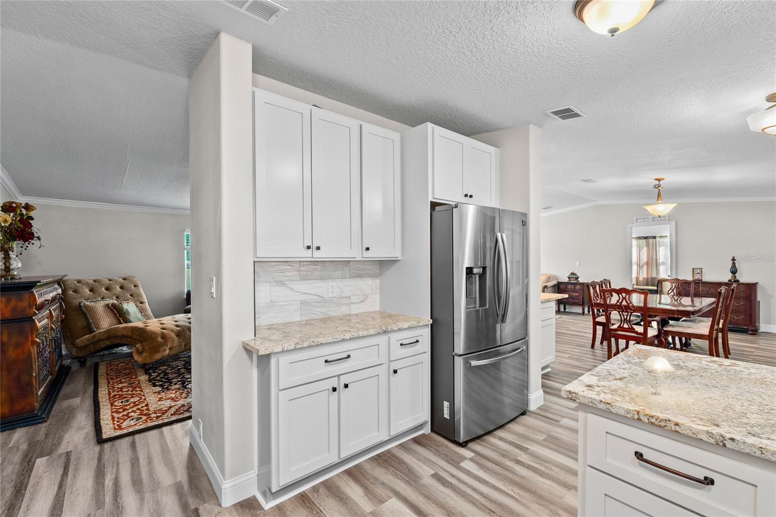 2643 N VALRICO RD, SEFFNER, FL, 33584