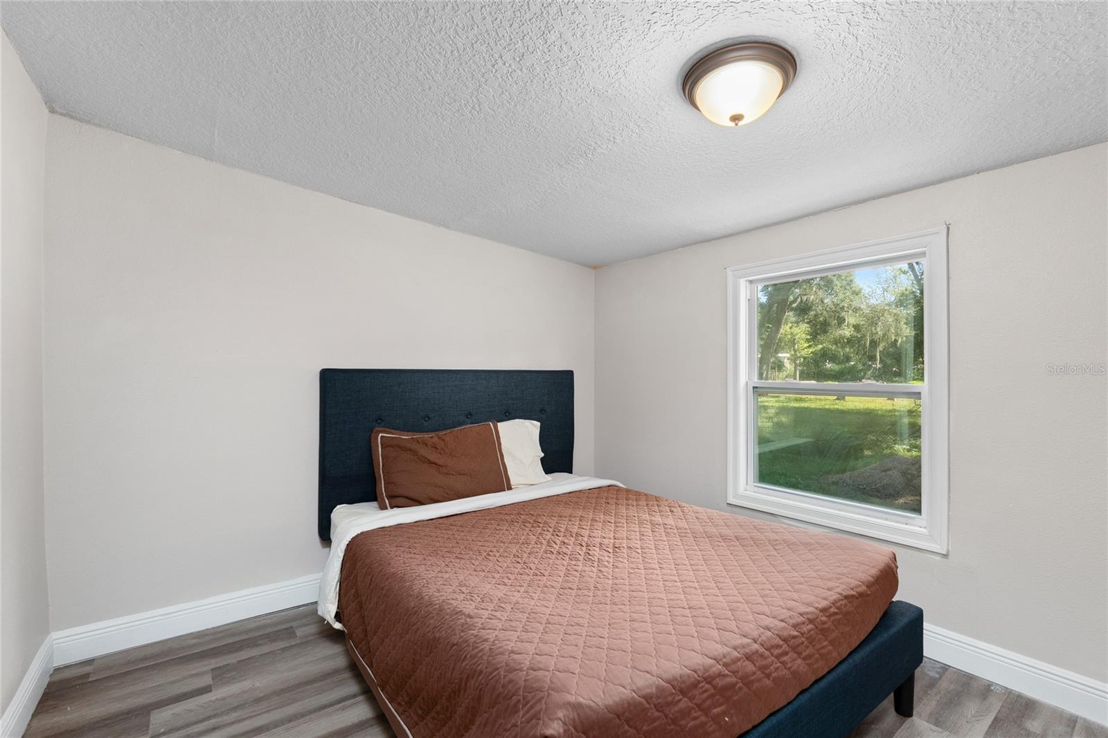 2643 N VALRICO RD, SEFFNER, FL, 33584