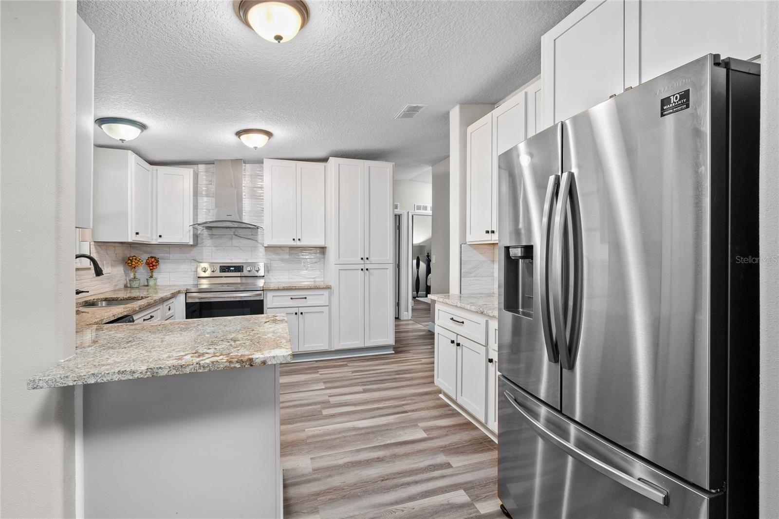 2643 N VALRICO RD, SEFFNER, FL, 33584