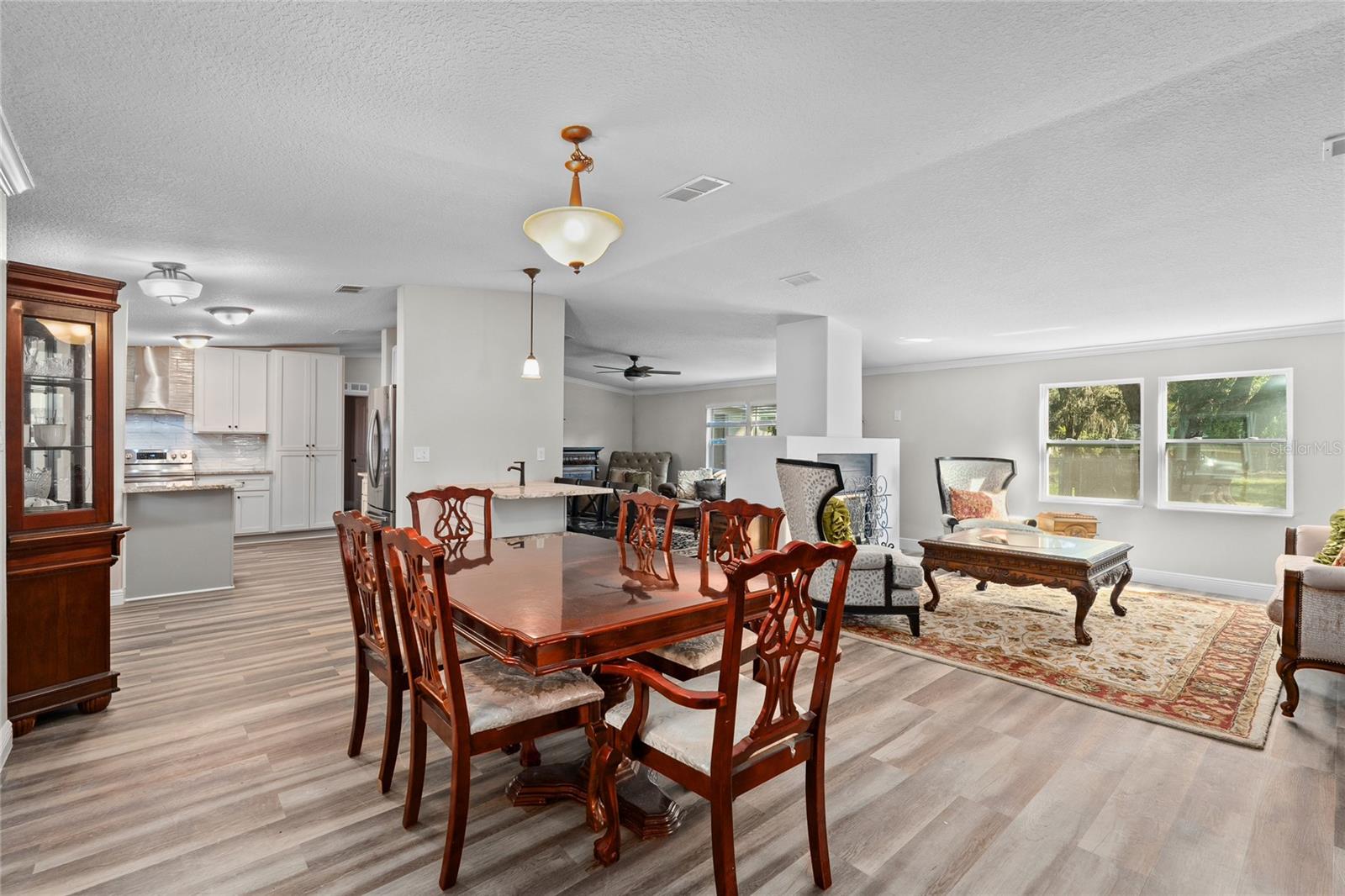 2643 N VALRICO RD, SEFFNER, FL, 33584