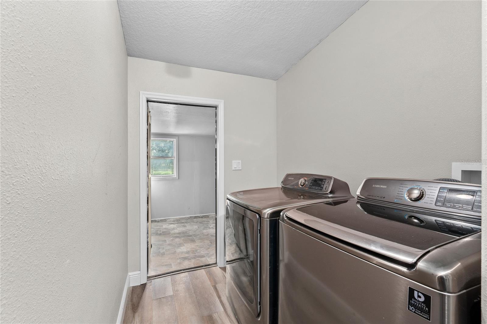 2643 N VALRICO RD, SEFFNER, FL, 33584