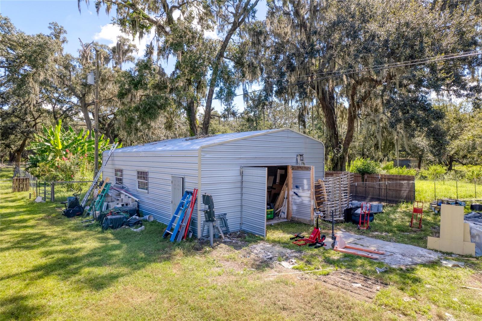 2643 N VALRICO RD, SEFFNER, FL, 33584