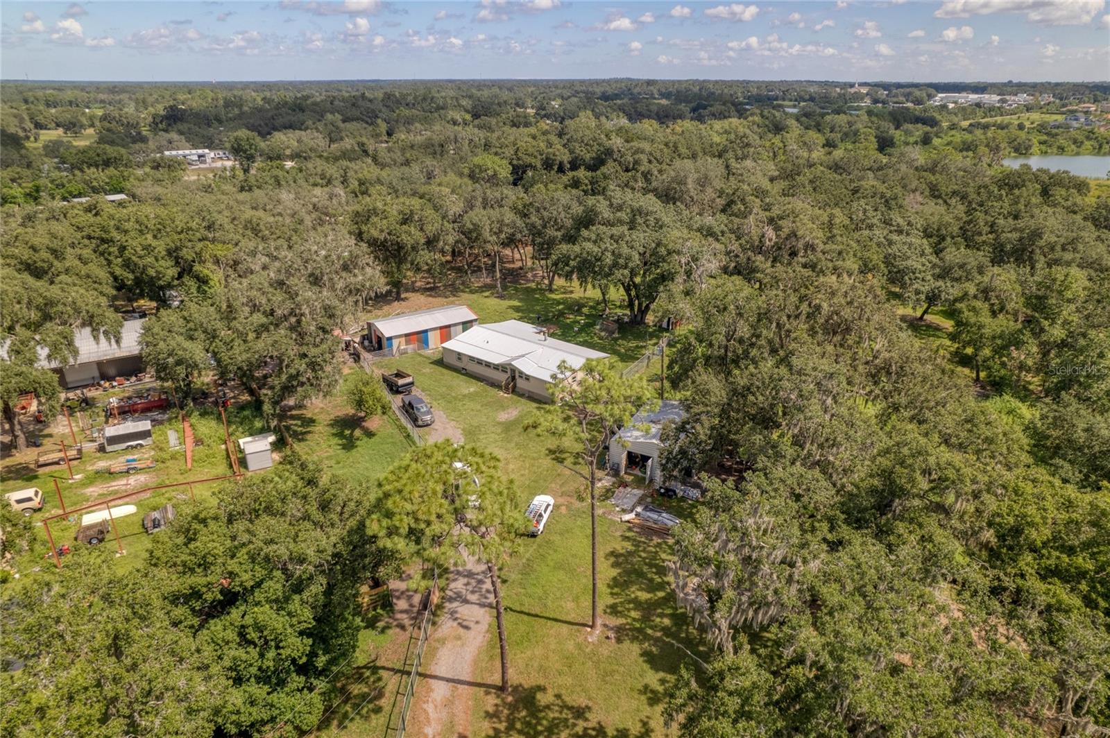 2643 N VALRICO RD, SEFFNER, FL, 33584