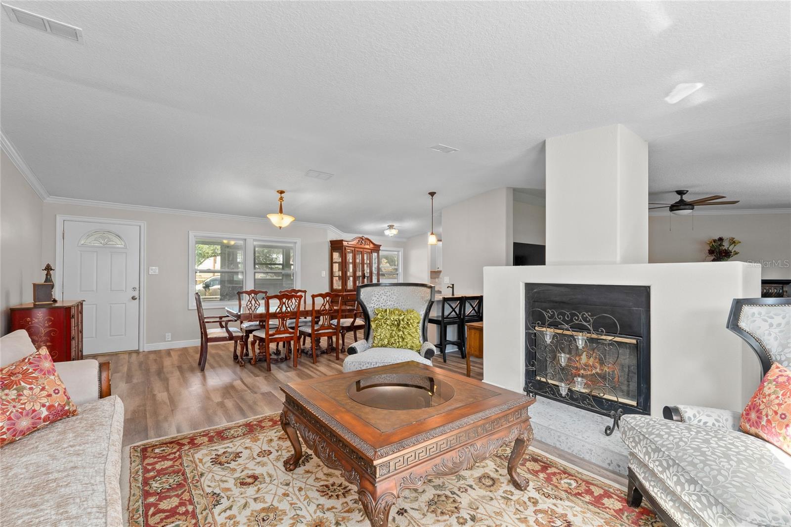 2643 N VALRICO RD, SEFFNER, FL, 33584