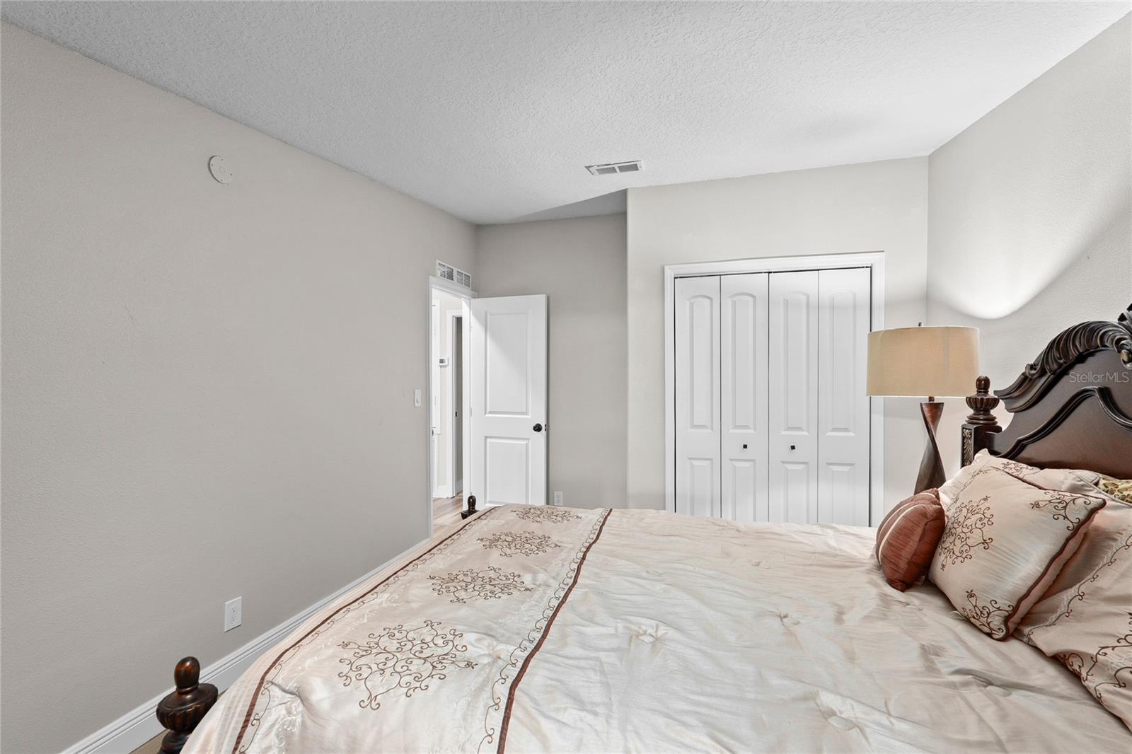 2643 N VALRICO RD, SEFFNER, FL, 33584