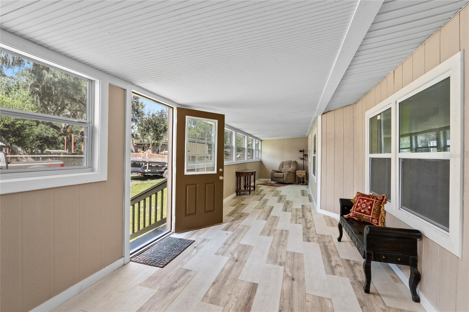 2643 N VALRICO RD, SEFFNER, FL, 33584