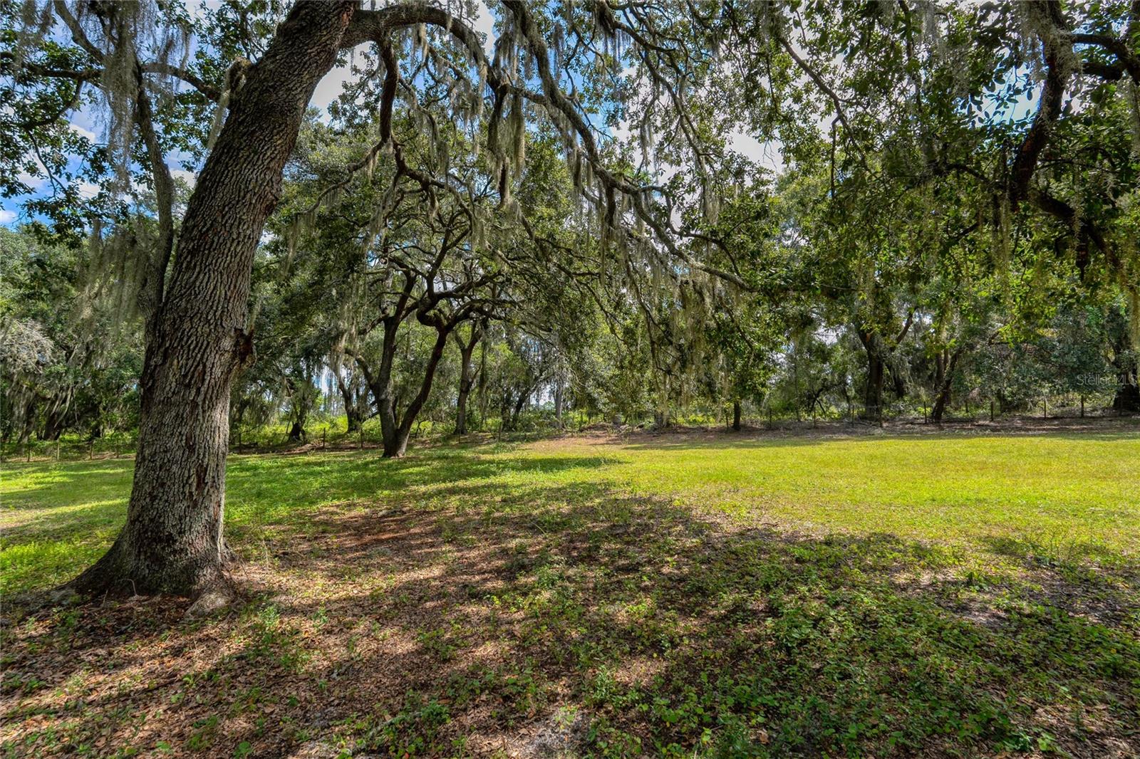 2643 N VALRICO RD, SEFFNER, FL, 33584
