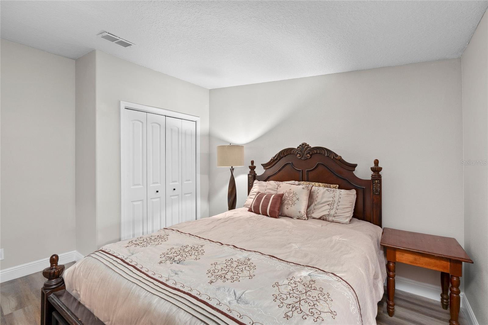 2643 N VALRICO RD, SEFFNER, FL, 33584