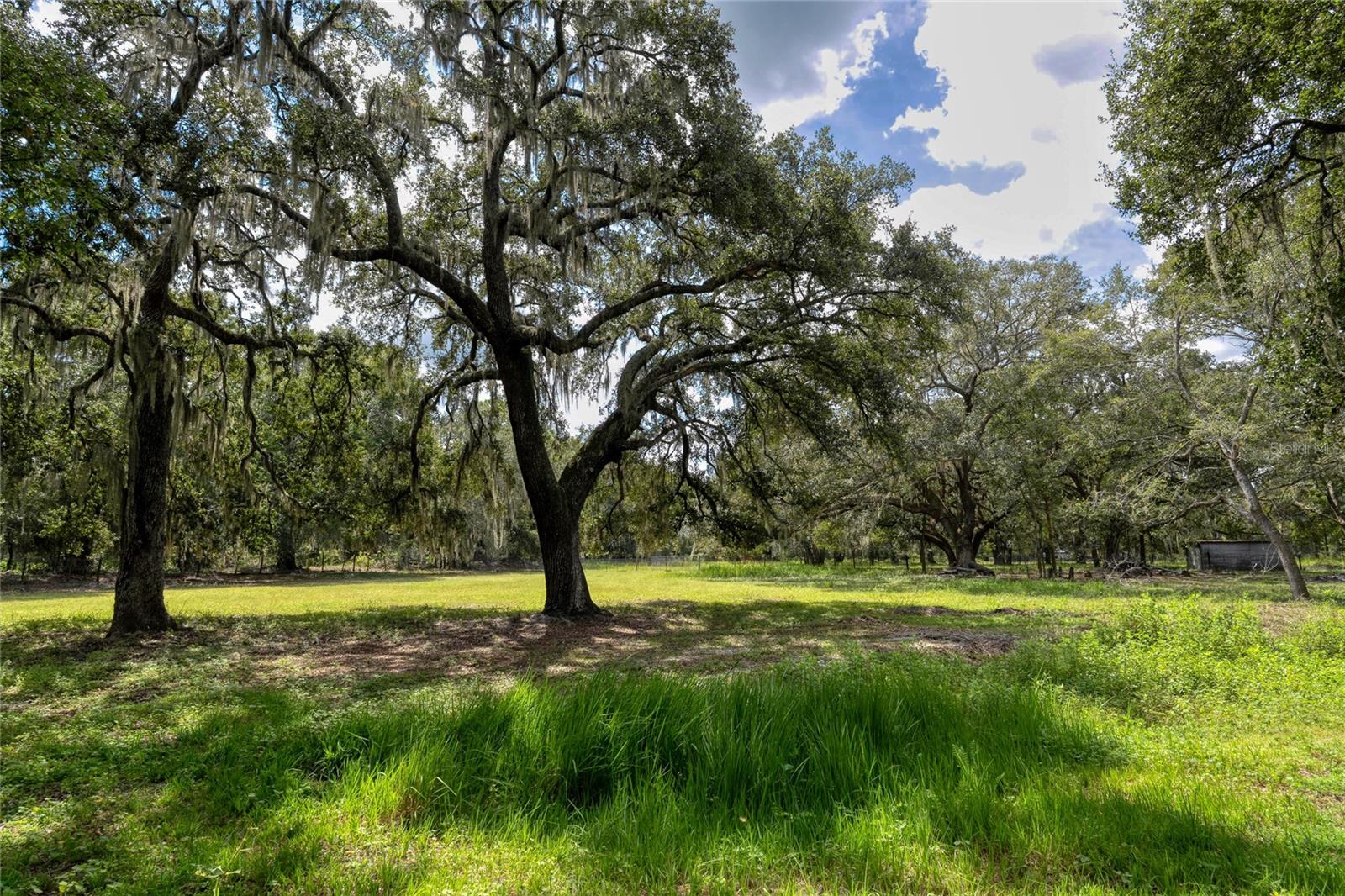 2643 N VALRICO RD, SEFFNER, FL, 33584