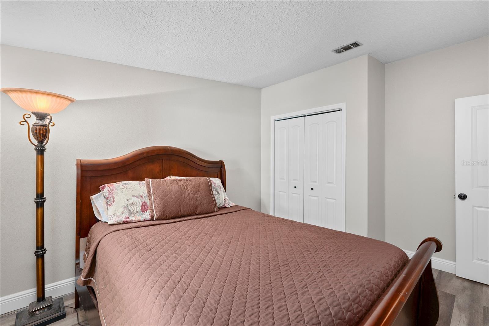 2643 N VALRICO RD, SEFFNER, FL, 33584