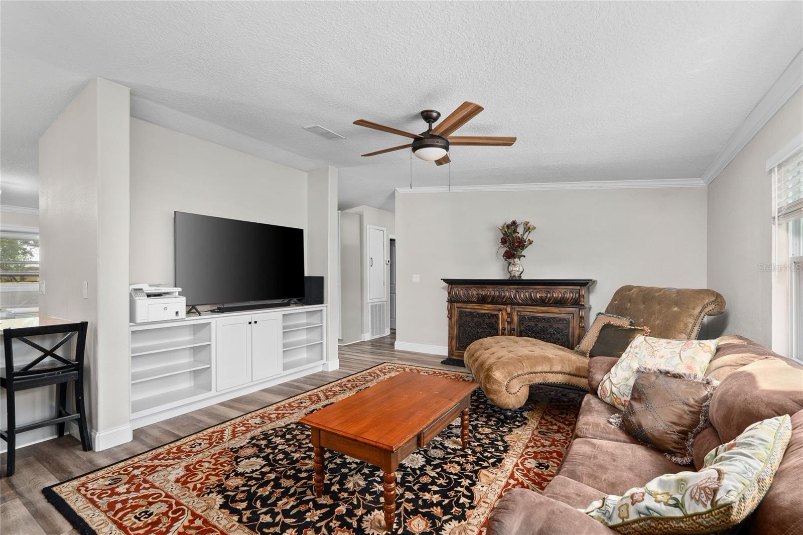 2643 N VALRICO RD, SEFFNER, FL, 33584