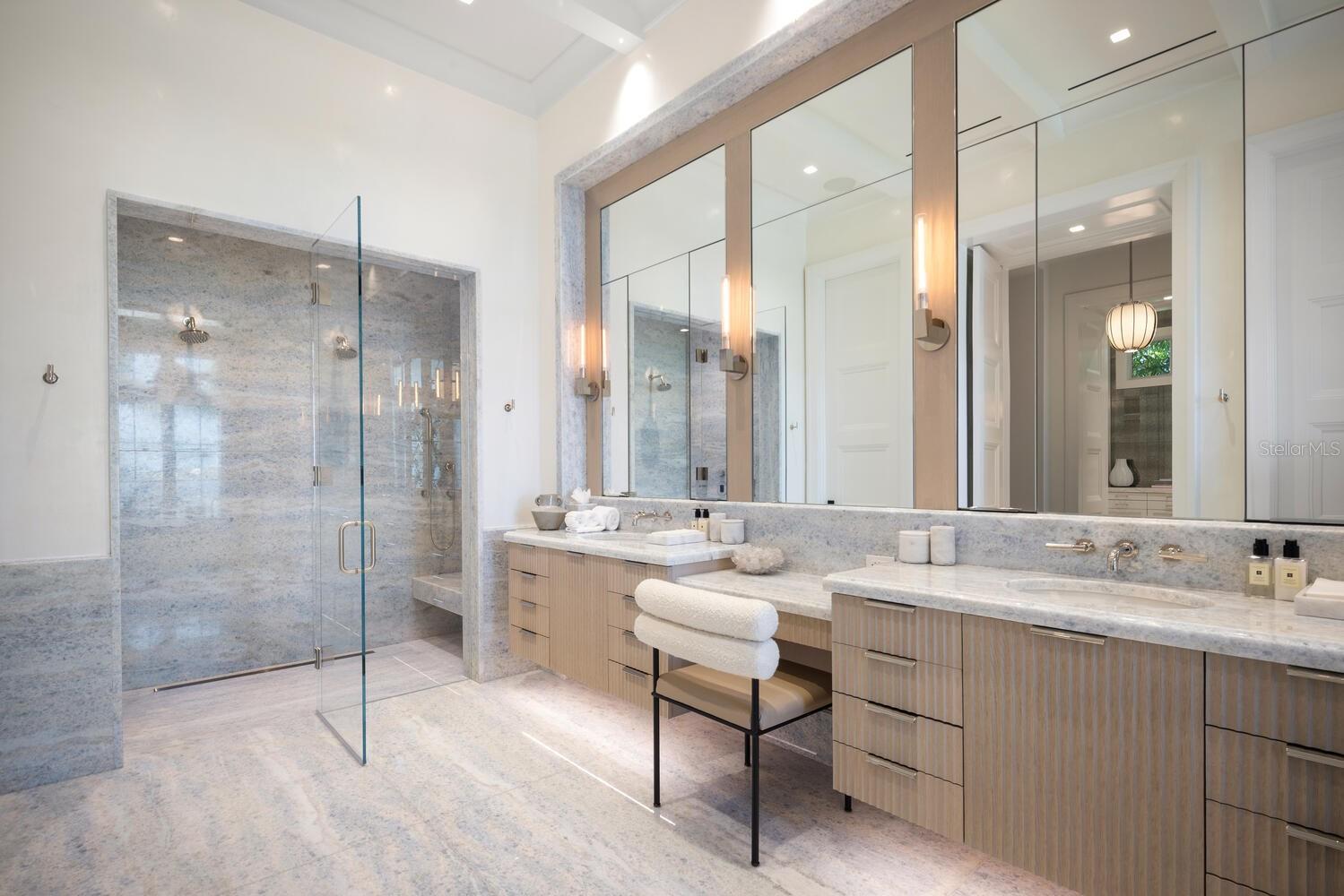 A4579757 Property Photo