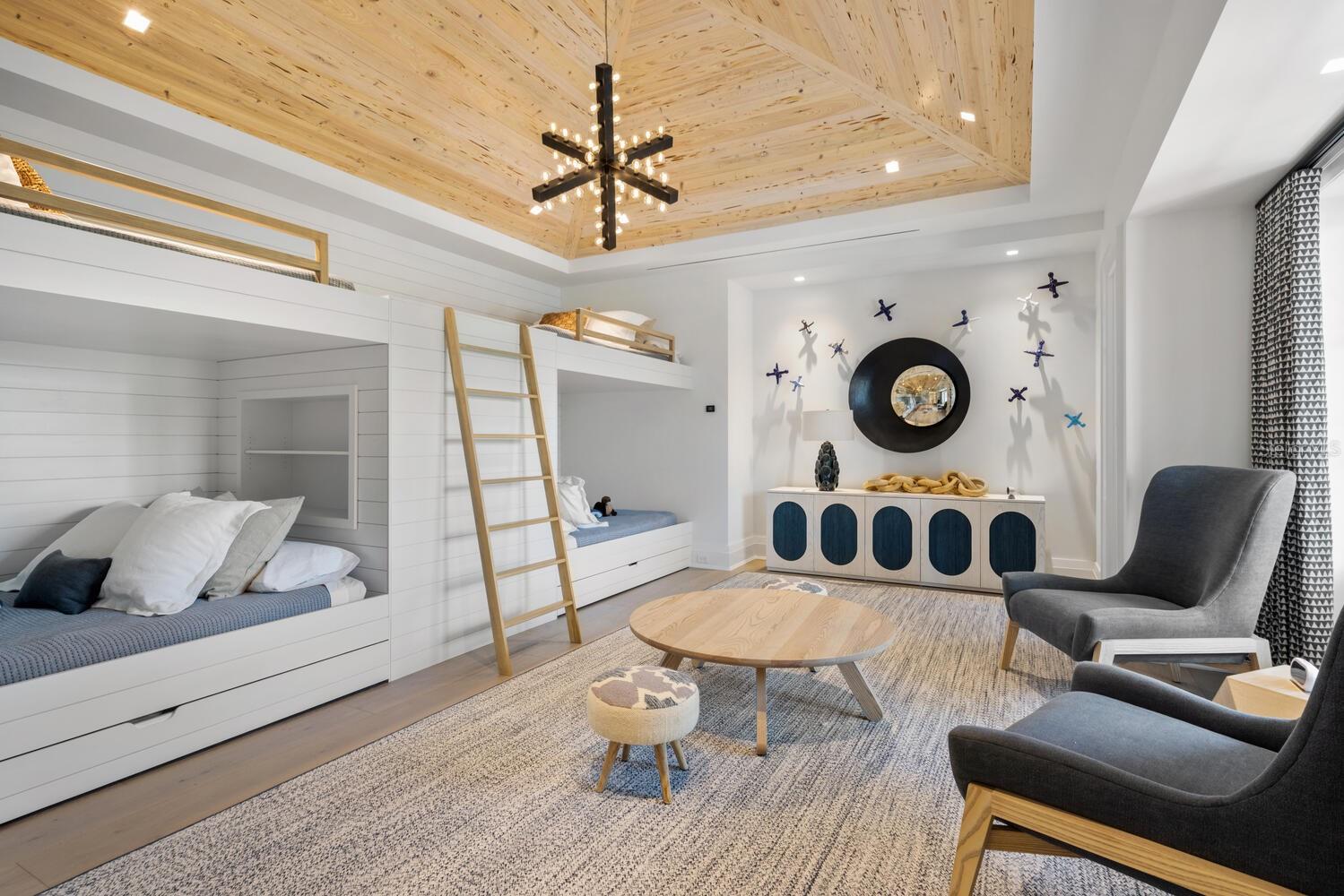 A4579757 Property Photo