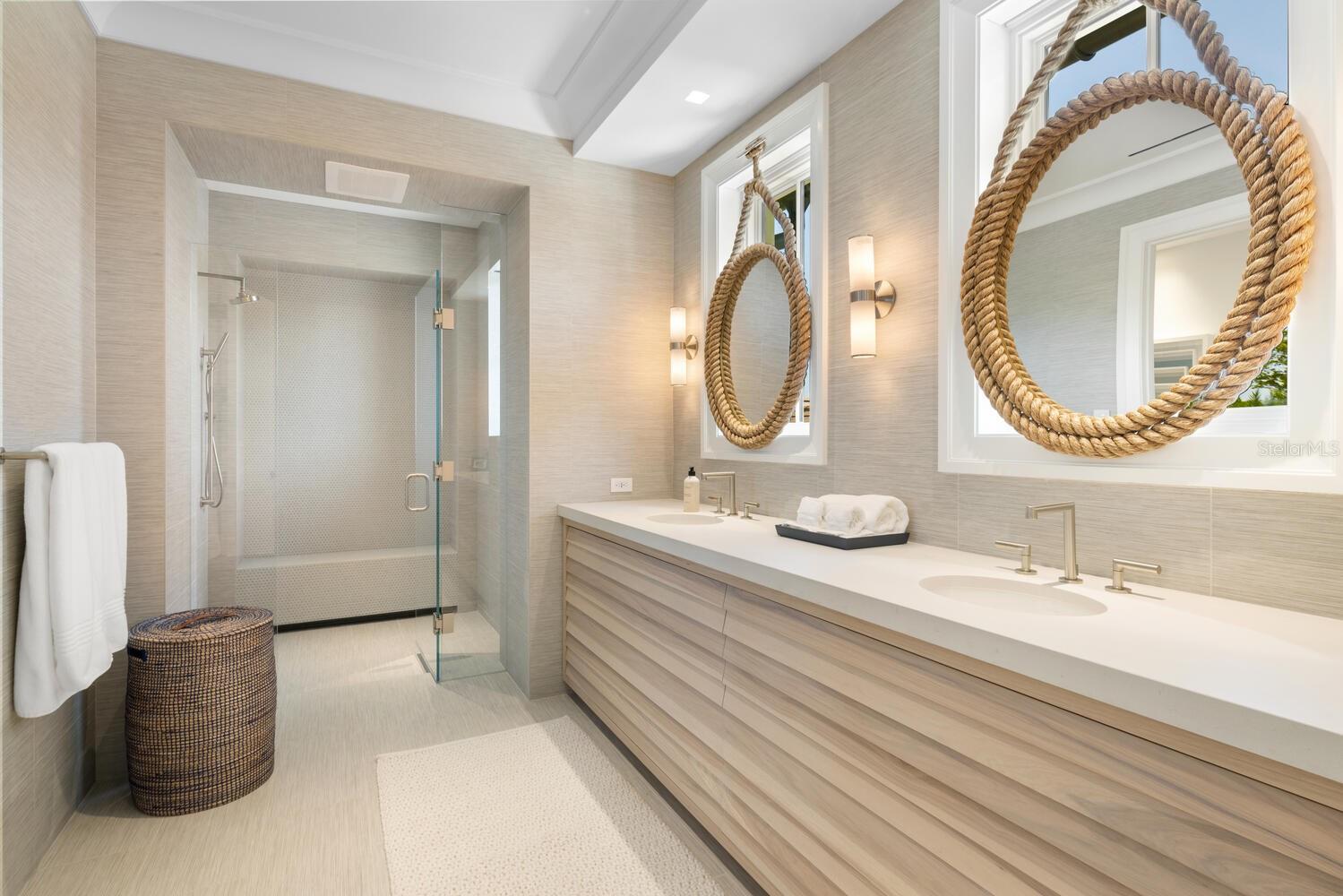 A4579757 Property Photo