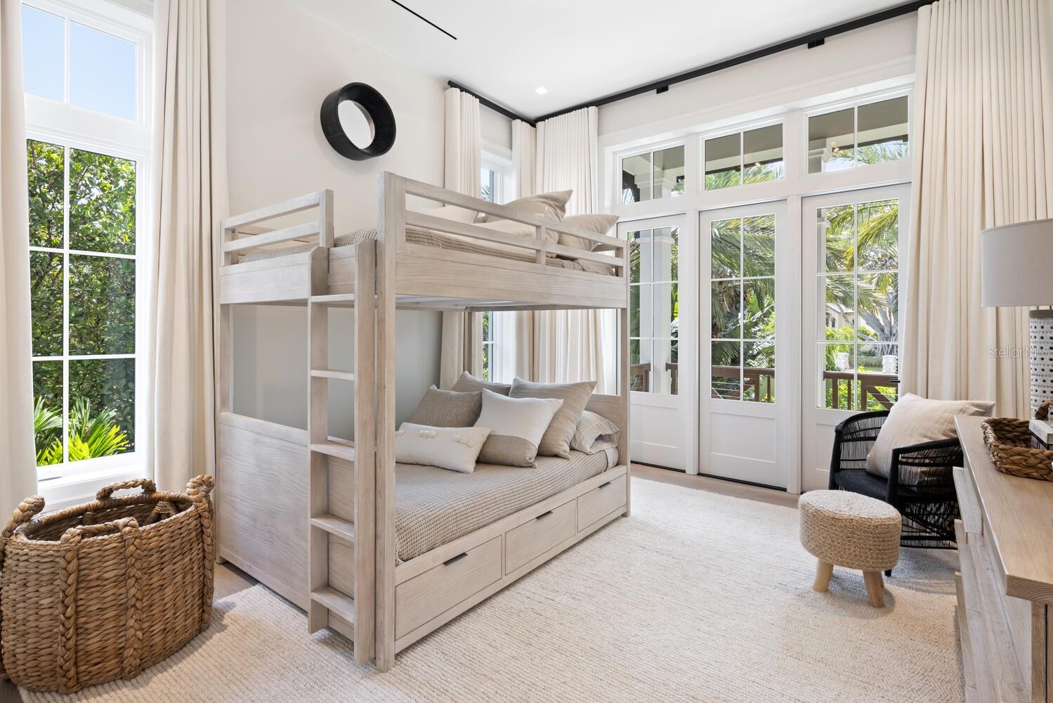 A4579757 Property Photo