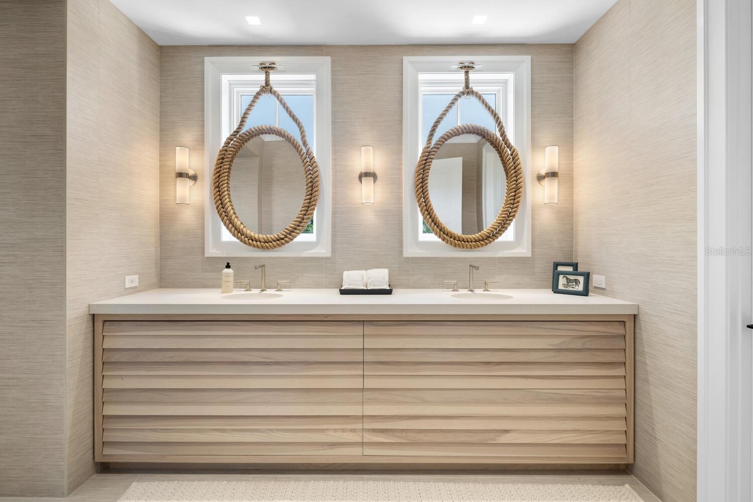 A4579757 Property Photo