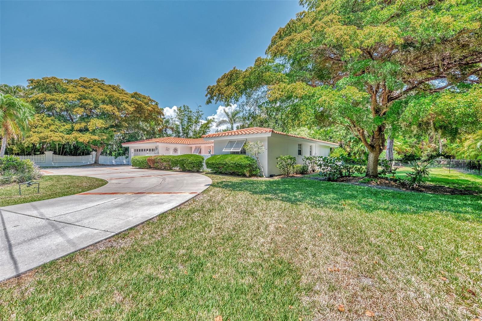 3433 HAMILTON AVE, SARASOTA, FL, 34242